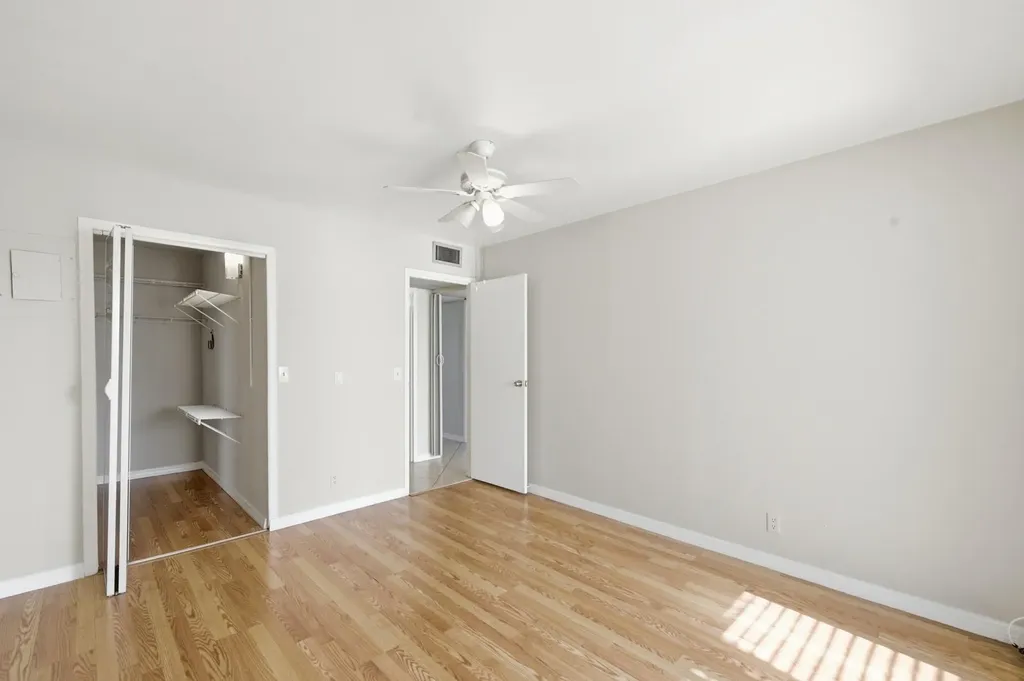 384 Saxony H Delray Beach FL 33446