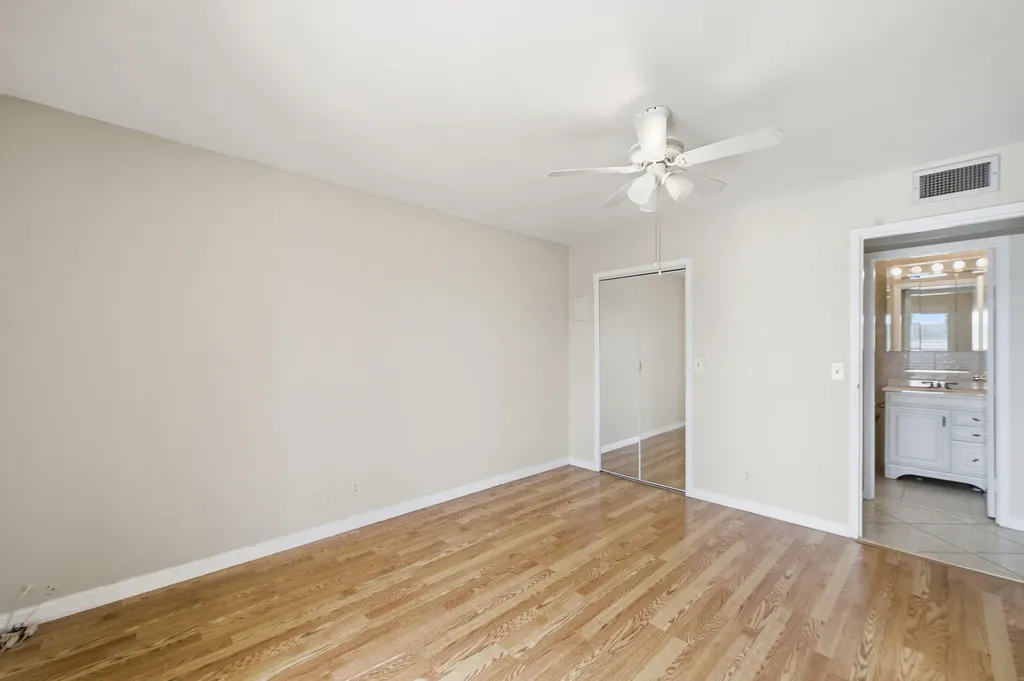 384 Saxony H Delray Beach FL 33446