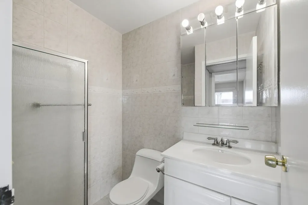 384 Saxony H Delray Beach FL 33446