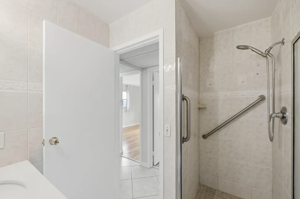 384 Saxony H Delray Beach FL 33446