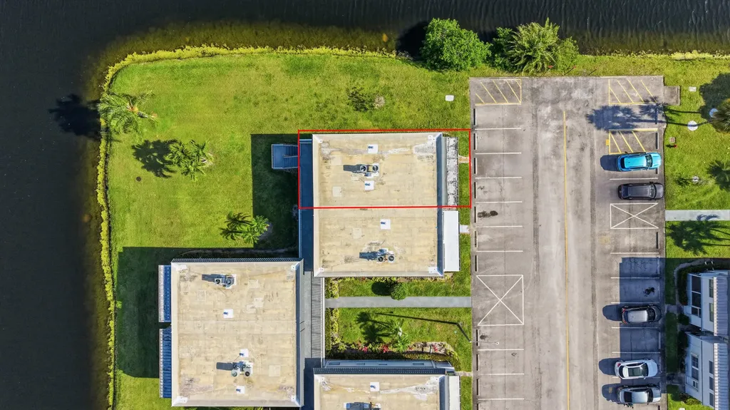 384 Saxony H Delray Beach FL 33446
