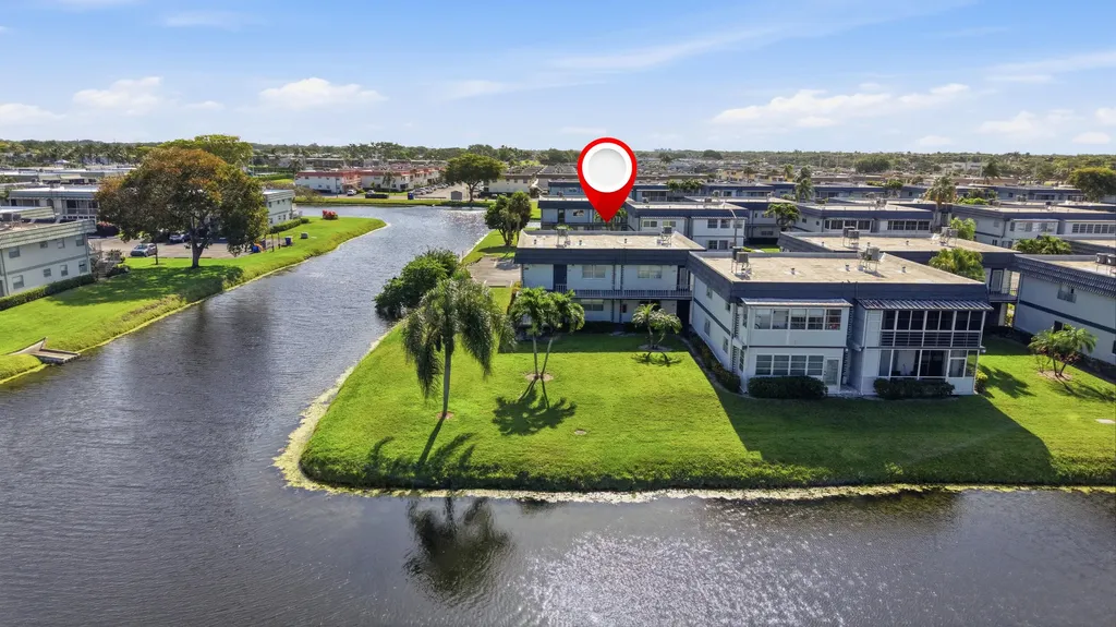 384 Saxony H Delray Beach FL 33446