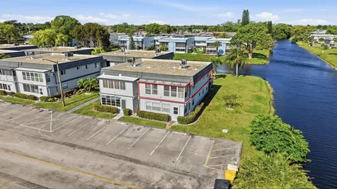 384 Saxony H Delray Beach FL 33446