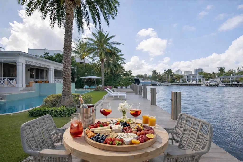 1605 SE 9th Street Fort Lauderdale FL 33316