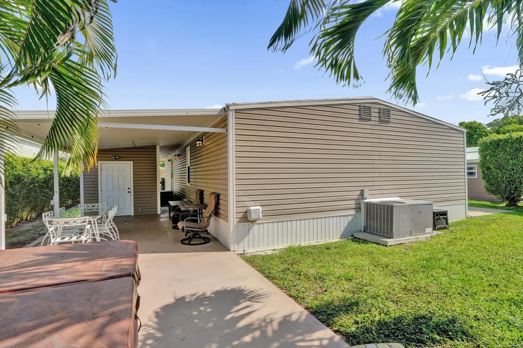 120 NW 53rd Place Pompano Beach FL 33064