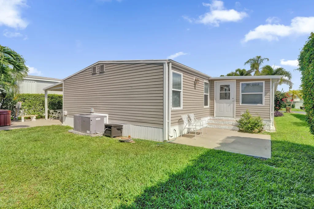 120 NW 53rd Place Pompano Beach FL 33064