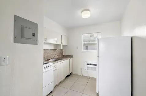 515 NE 150th Street Miami FL 33161