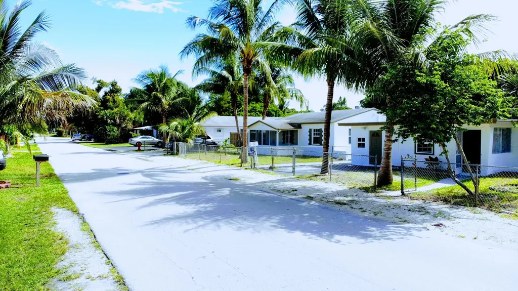 1220 NW 1st Avenue Fort Lauderdale FL 33311