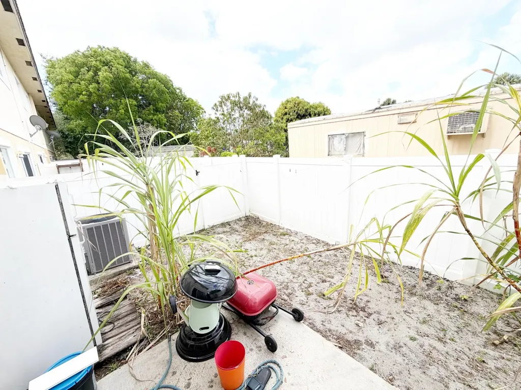 2769 NW 13th Street Pompano Beach FL 33069