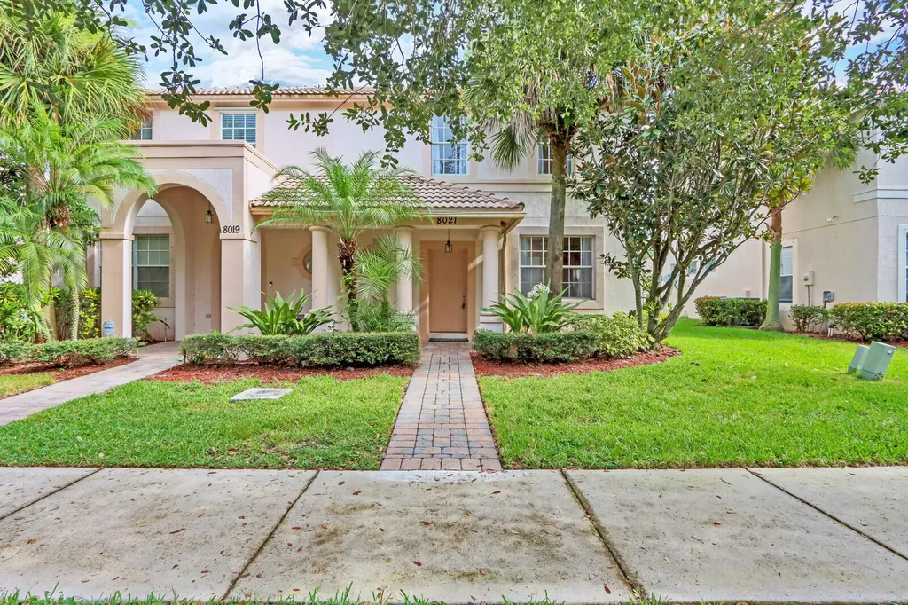 8021 Murano Circle Palm Beach Gardens FL 33418