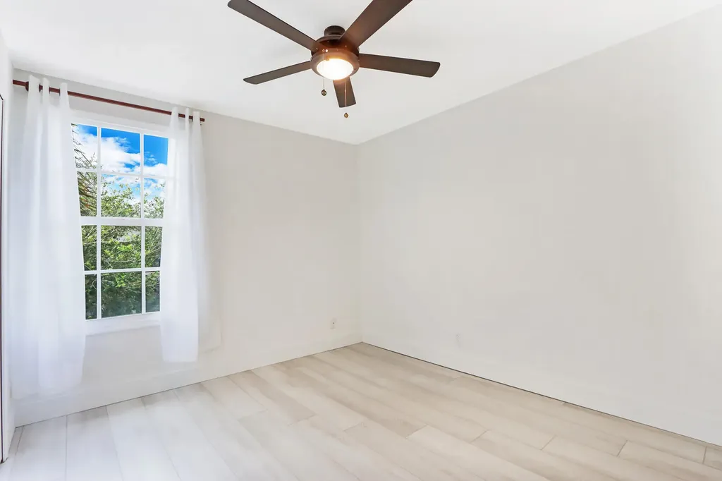 8021 Murano Circle Palm Beach Gardens FL 33418