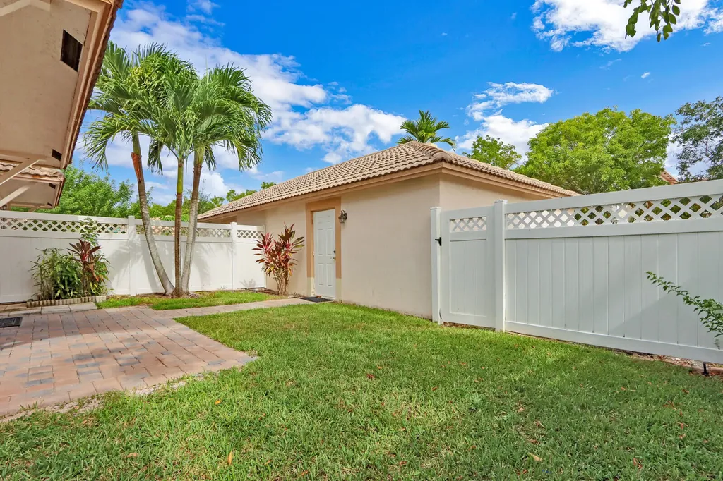 8021 Murano Circle Palm Beach Gardens FL 33418
