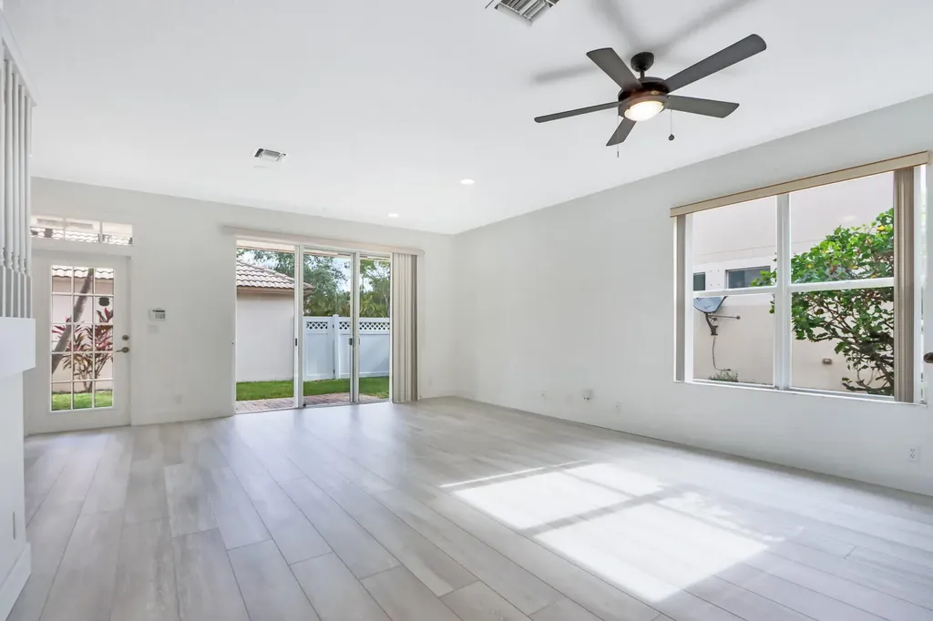 8021 Murano Circle Palm Beach Gardens FL 33418