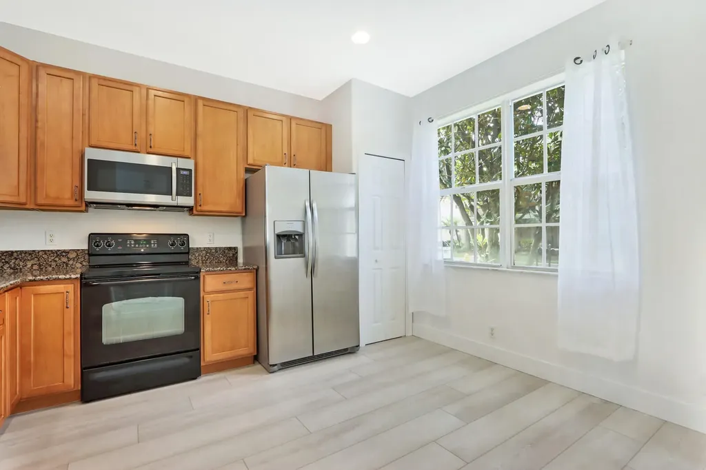 8021 Murano Circle Palm Beach Gardens FL 33418
