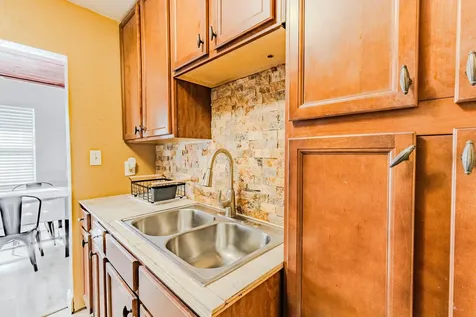 112 W 34th Street Riviera Beach FL 33404