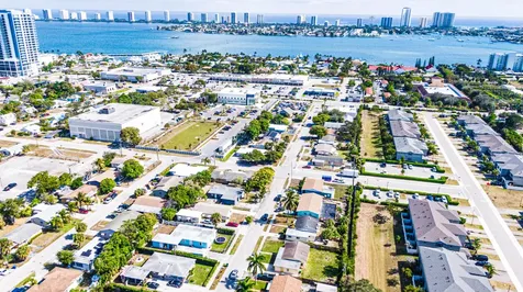 112 W 34th Street Riviera Beach FL 33404