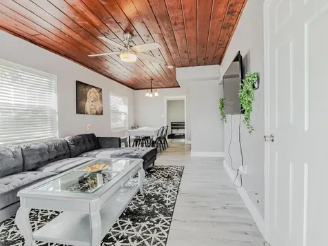112 W 34th Street Riviera Beach FL 33404