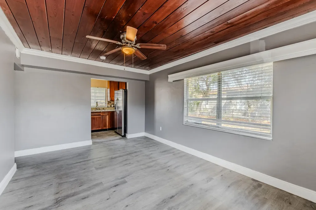 112 W 34th Street West Palm Beach FL 33404