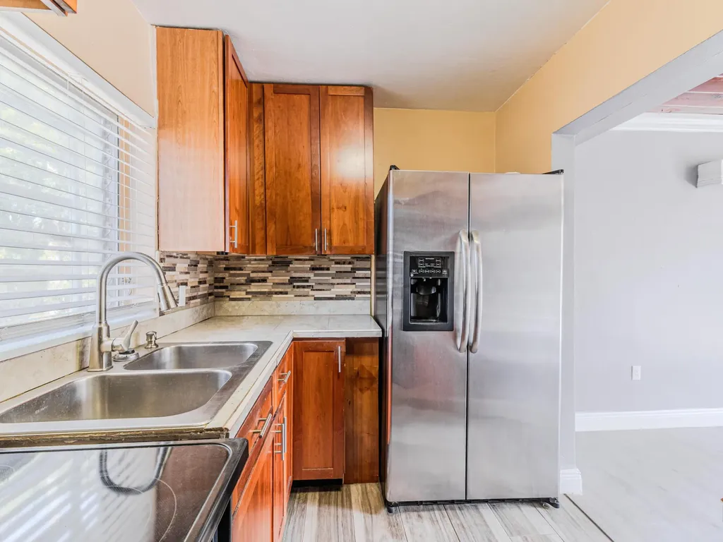 112 W 34th Street West Palm Beach FL 33404