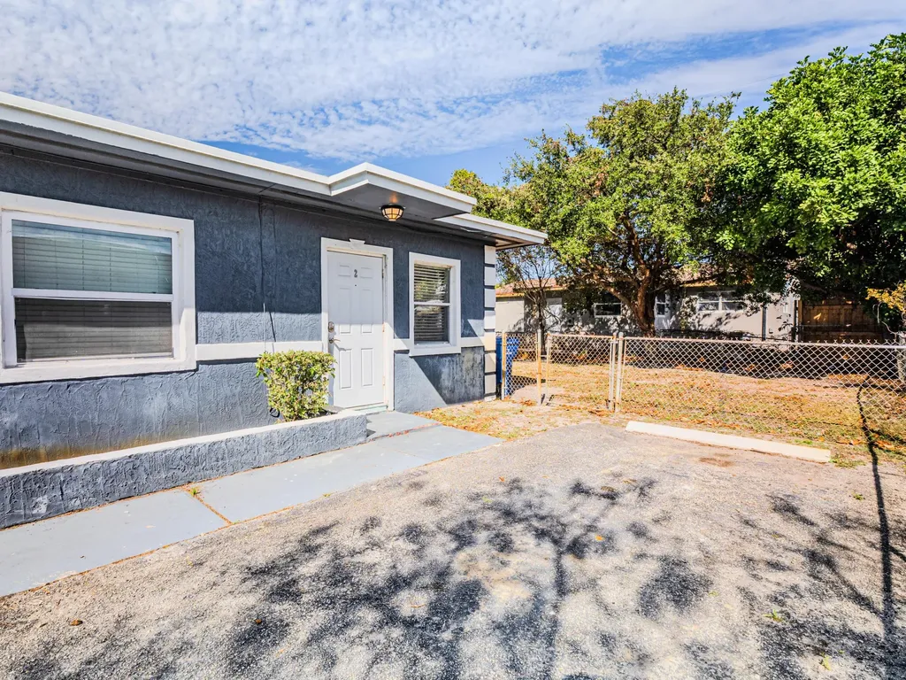 112 W 34th Street West Palm Beach FL 33404