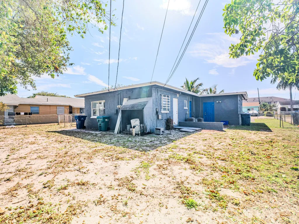 112 W 34th Street West Palm Beach FL 33404
