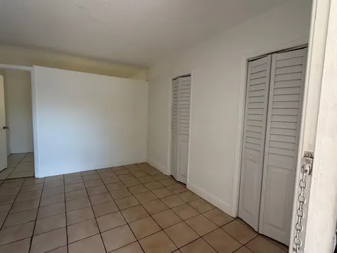 4051 N Dixie Highway Oakland Park FL 33334