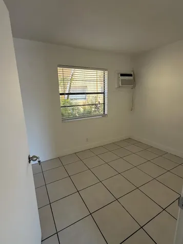 4051 N Dixie Highway Oakland Park FL 33334