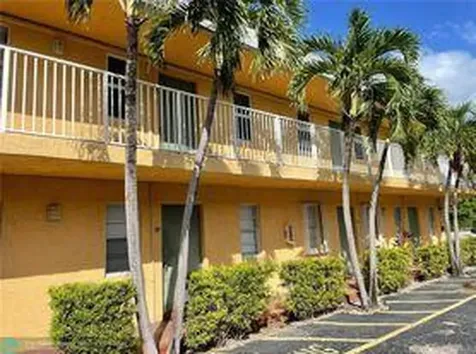4051 N Dixie Highway Oakland Park FL 33334