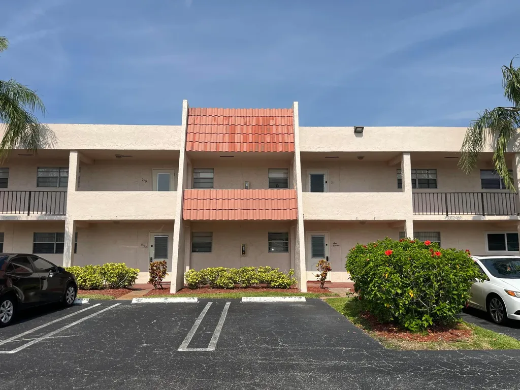 2500 Fiore Way Delray Beach FL 33445