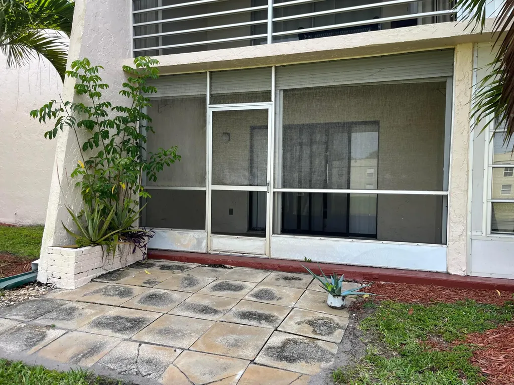 2500 Fiore Way Delray Beach FL 33445