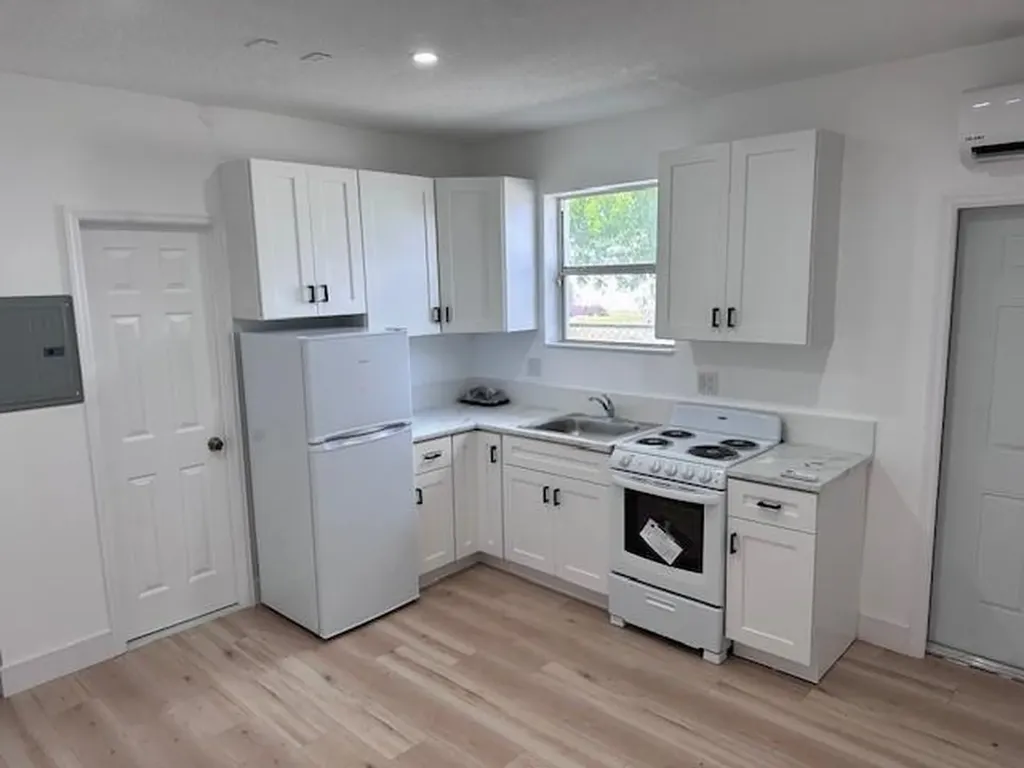 1616 NW 5th Street Fort Lauderdale FL 33311
