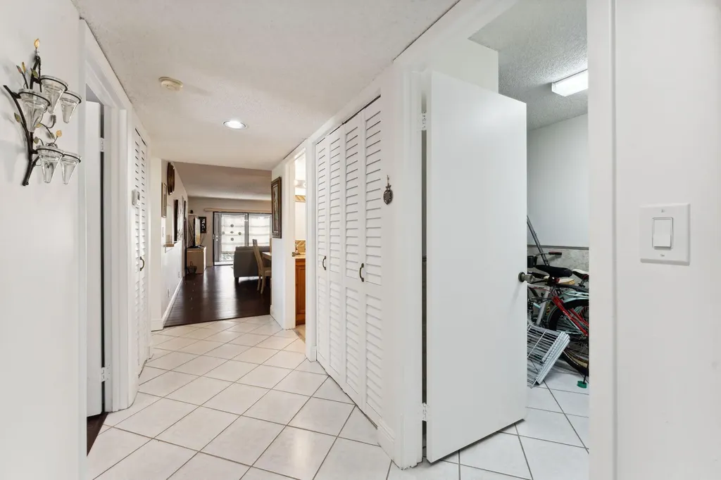 15301 Pembridge Avenue Delray Beach FL 33484