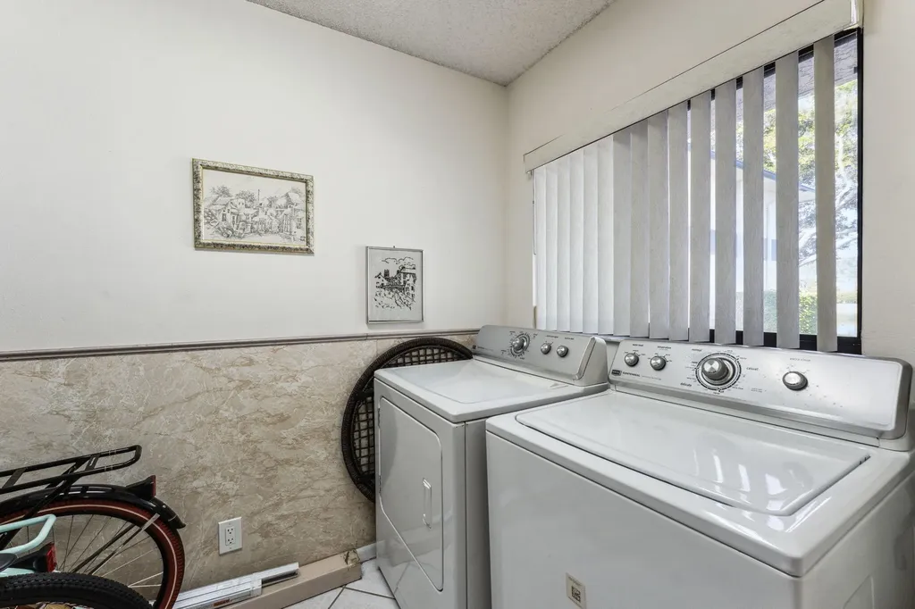 15301 Pembridge Avenue Delray Beach FL 33484