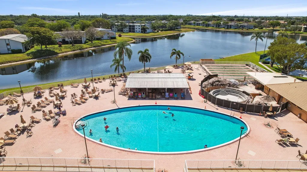 15301 Pembridge Avenue Delray Beach FL 33484