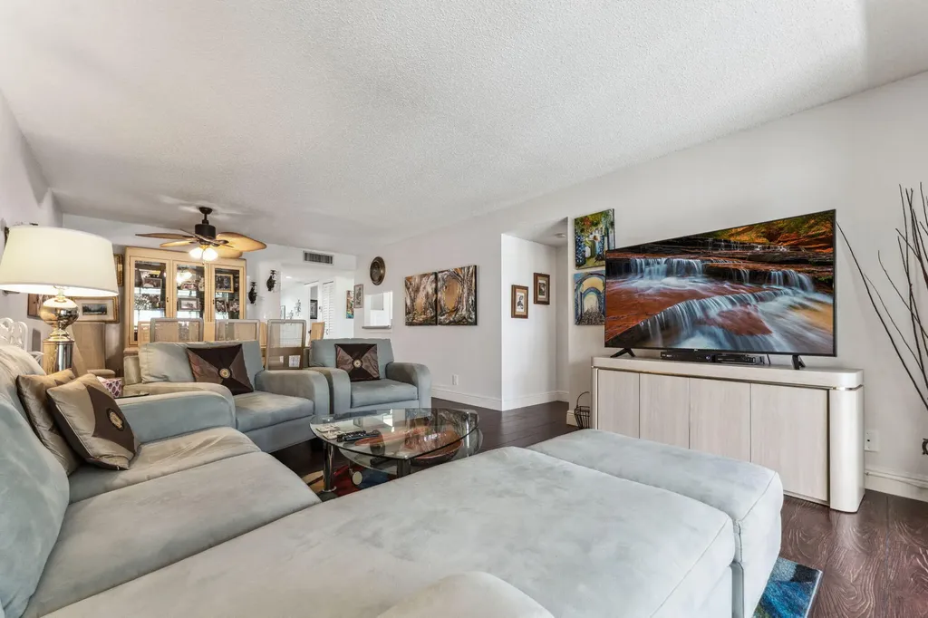 15301 Pembridge Avenue Delray Beach FL 33484