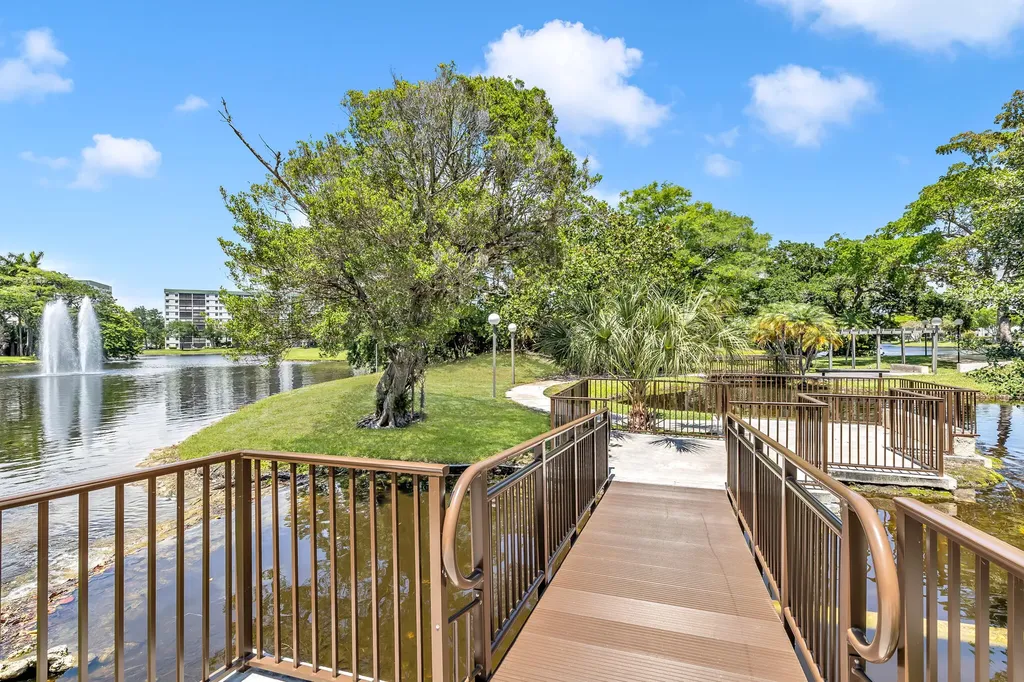 2221 Cypress Island Drive Pompano Beach FL 33069