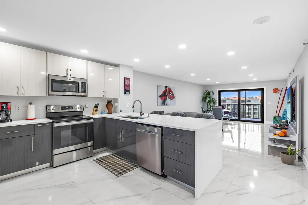 2221 Cypress Island Drive Pompano Beach FL 33069