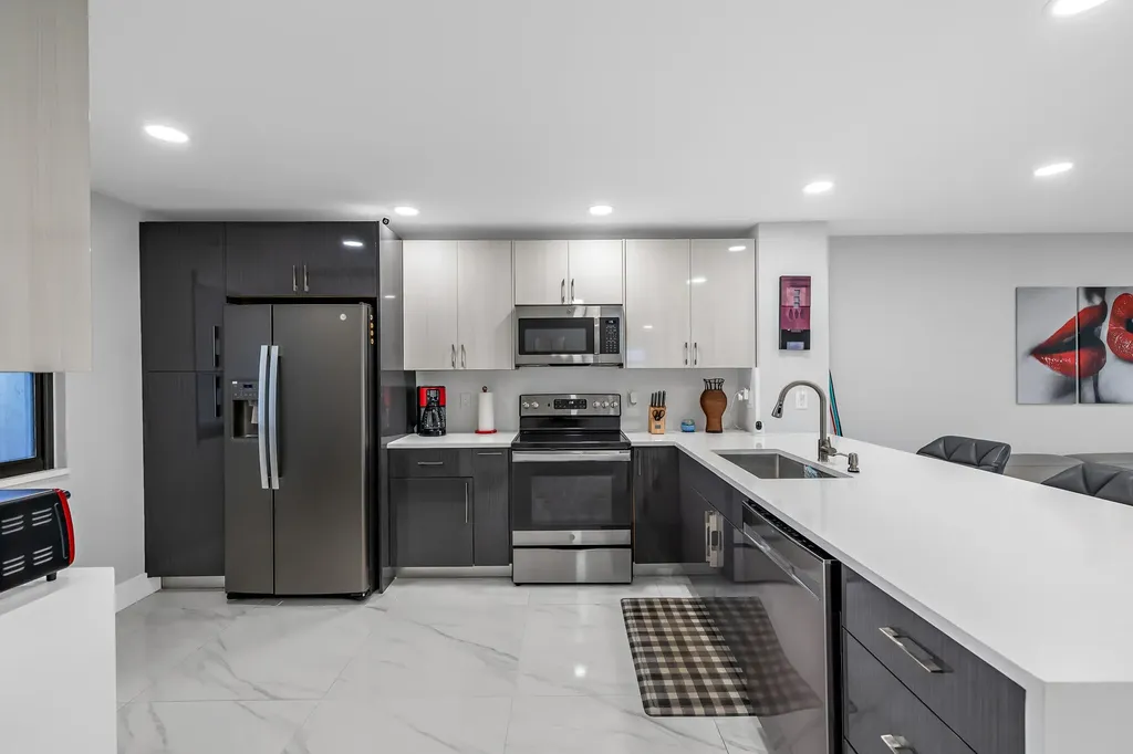 2221 Cypress Island Drive Pompano Beach FL 33069