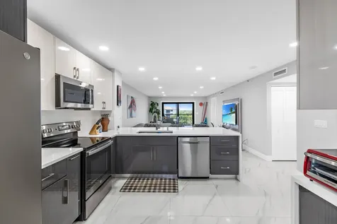 2221 Cypress Island Drive Pompano Beach FL 33069