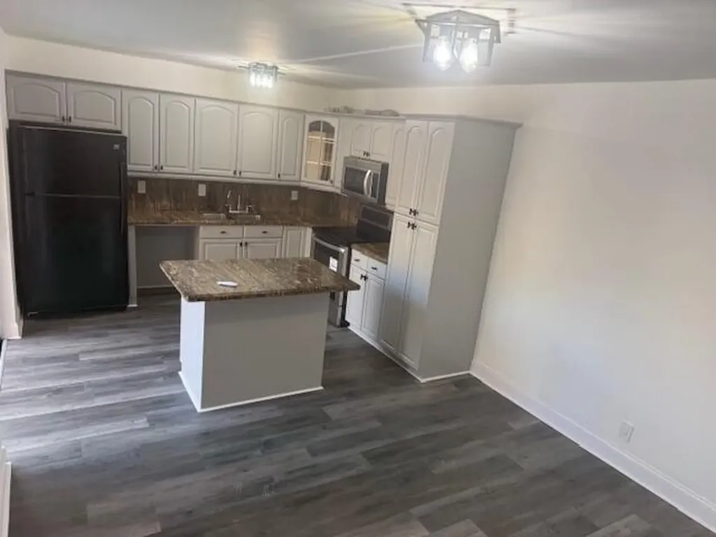 724 Springdale Circle Palm Springs FL 33461