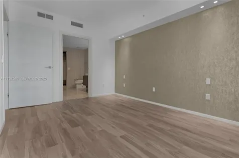 801 S Miami Avenue Miami FL 33131