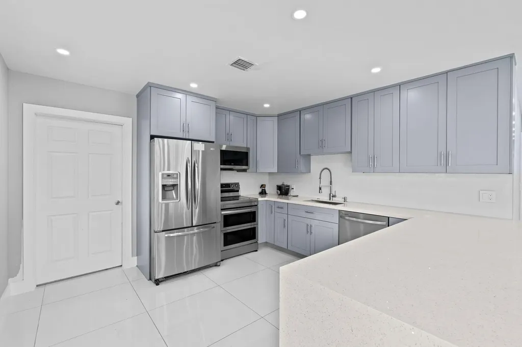 670 SW 29th Avenue Fort Lauderdale FL 33312