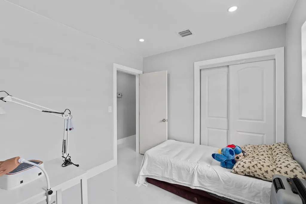670 SW 29th Avenue Fort Lauderdale FL 33312