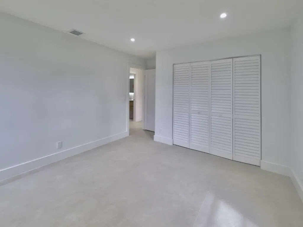 236 SE 3rd Avenue Delray Beach FL 33483