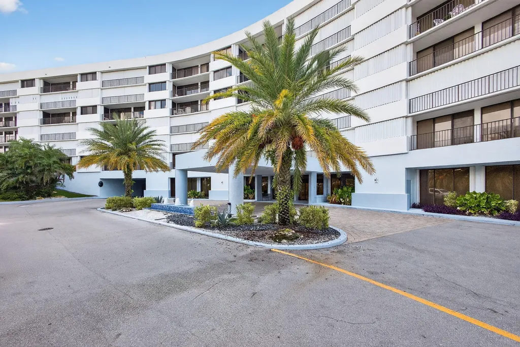 1300 S Highway A1a Highway Jupiter FL 33477