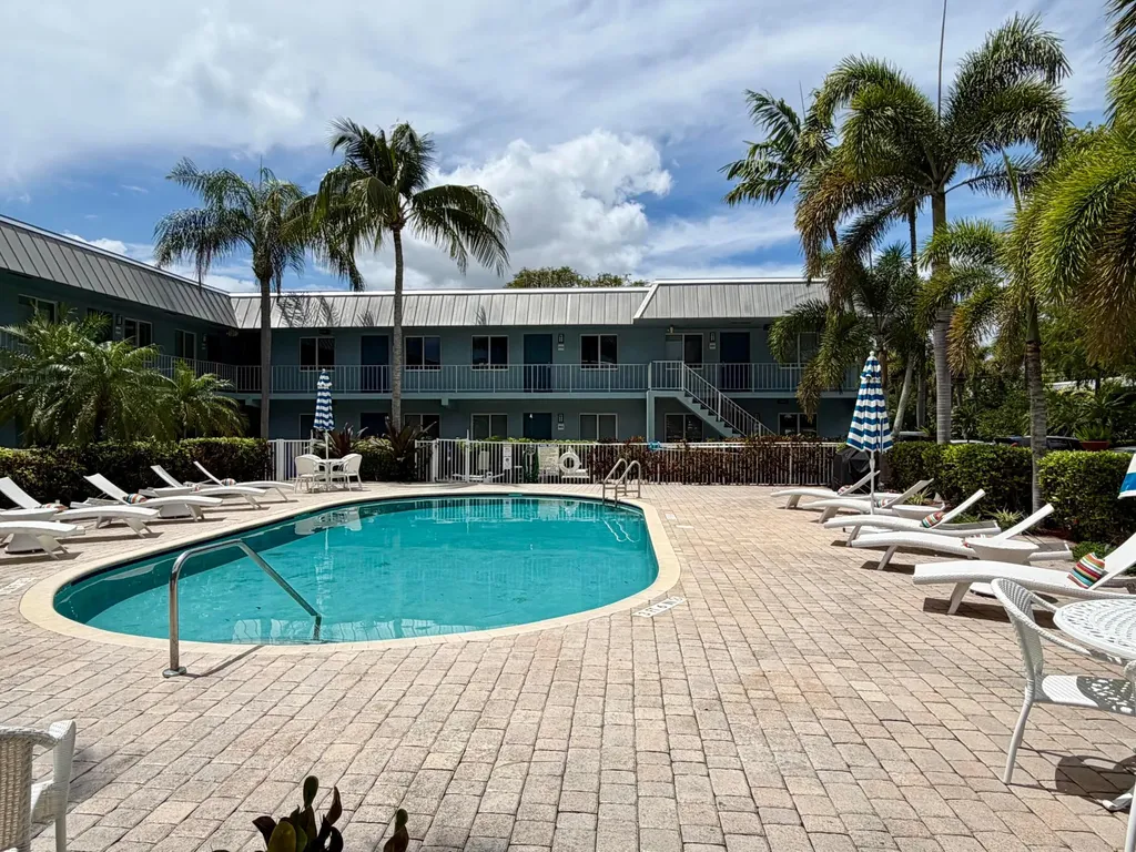 1460 NE 18th Street Fort Lauderdale FL 33305