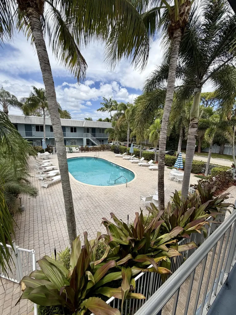 1460 NE 18th Street Fort Lauderdale FL 33305
