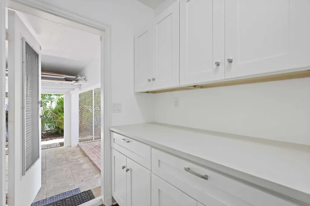 246 Merrain Road Palm Beach FL 33480