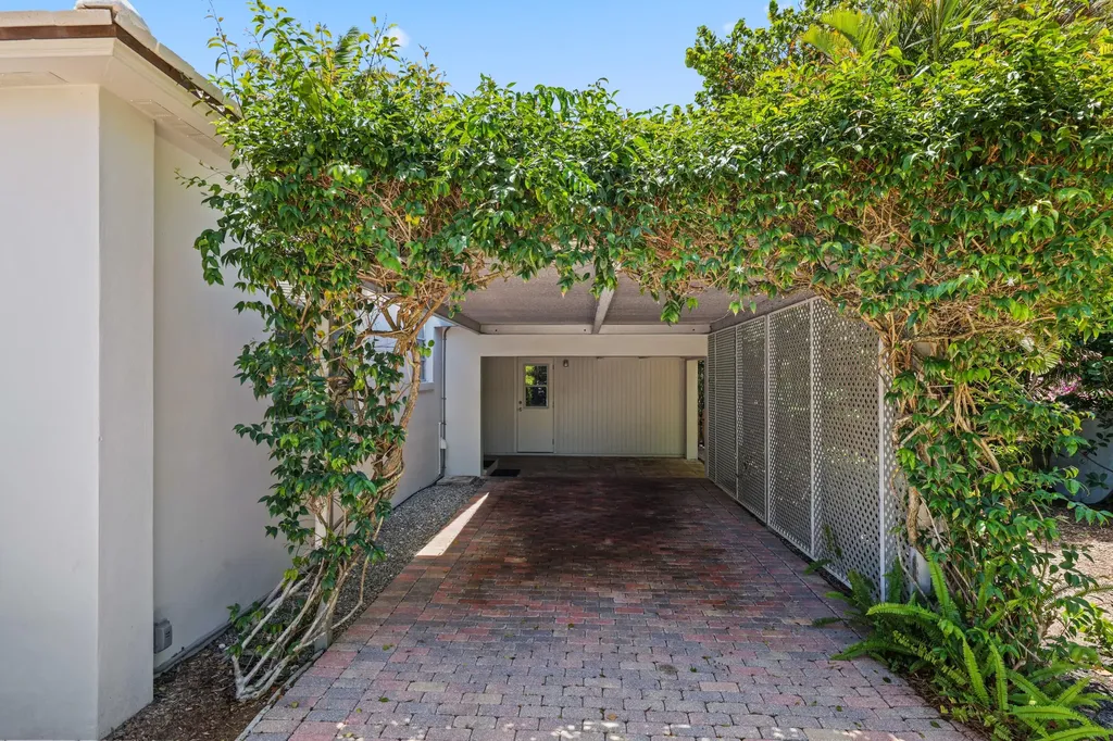 246 Merrain Road Palm Beach FL 33480