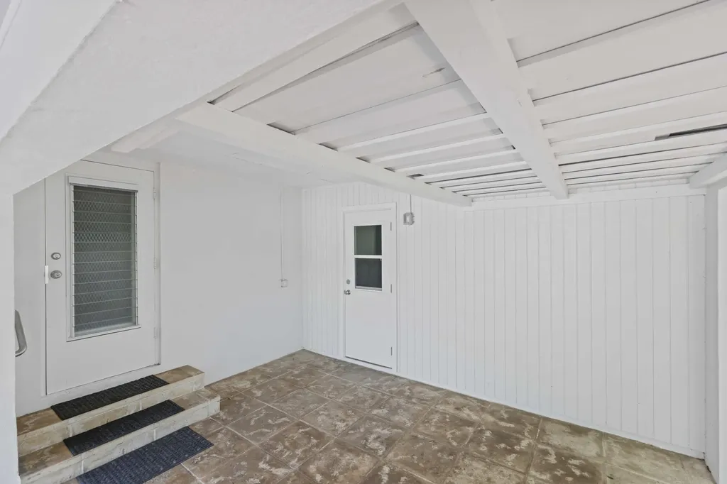 246 Merrain Road Palm Beach FL 33480